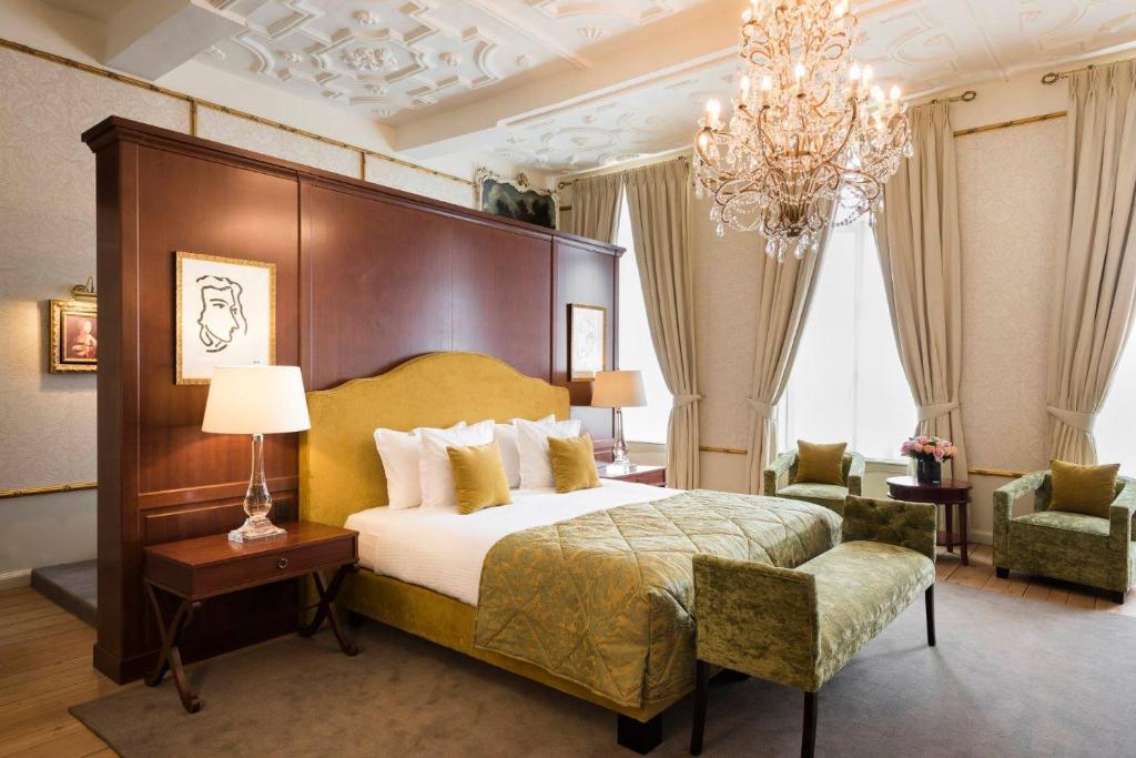 Chambre élégante du Dukes’ Palace Brugge, hôtel 5 étoiles au cœur de Bruges